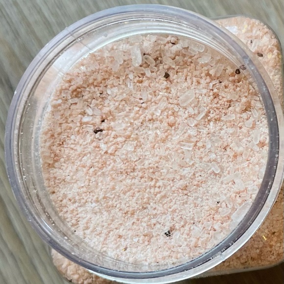 Mainline Caffeine Bubbling Bath Salts - Picture 3 of 4